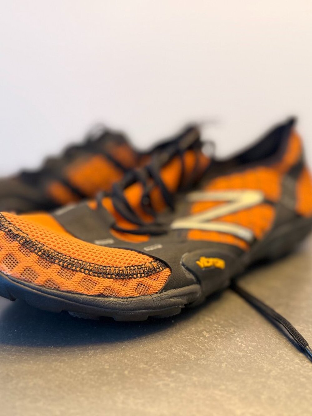 New Balance Minimus Trail 10 MT10 Running Shoes Men’s 12 Orange Black Vibram